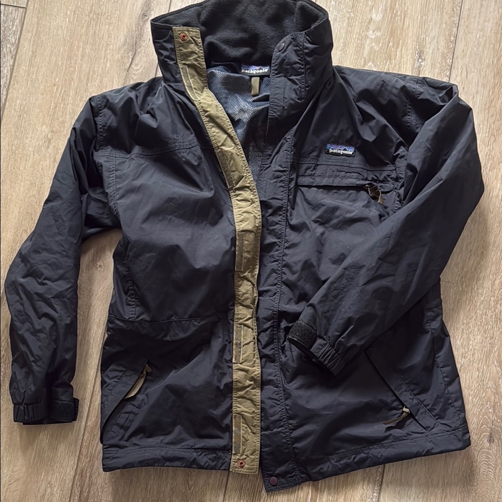 Women’s Patagonia light rain Jacket